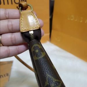 Authentic Louis Vuitton Pochette Accessories